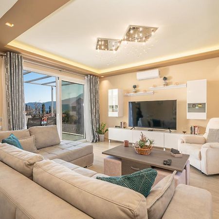 Апартаменты Eleni'S House Каравомилос Экстерьер фото